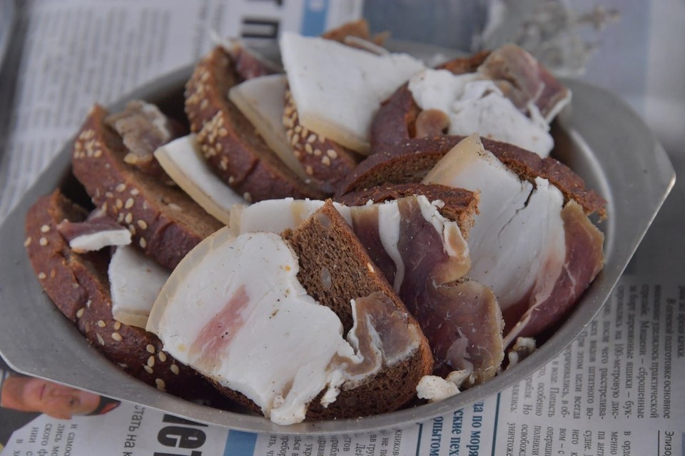 Сало: вкусная традиция или враг здоровья?