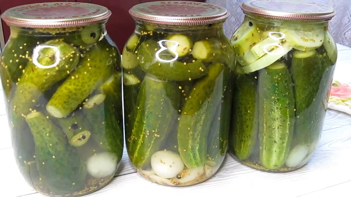 Ароматные хрустящие огурцы по-болгарски: простой рецепт с секретом