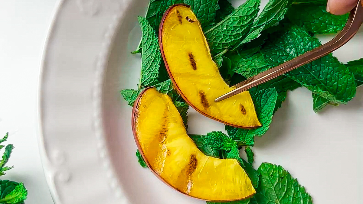 Непредсказуемая закуска: как нектарины с сыром покорили вечера