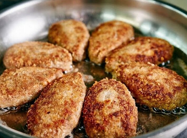 Как избежать резиновых котлет: простой секрет для идеального фарша