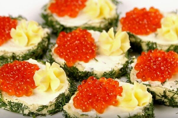 Вкусные бутерброды для праздника: 4 оригинальных рецепта