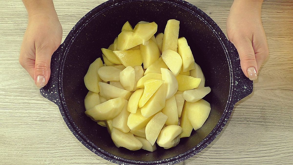 Сытный картофель с фаршем: простой и вкусный рецепт на обед