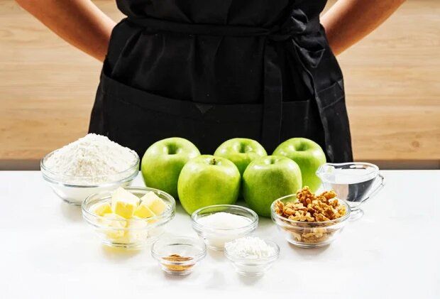 Вкусная французская галета с яблоками и грецкими орехами: простой рецепт