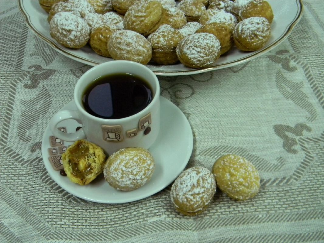 Как приготовить идеальные орешки с вареной сгущенкой