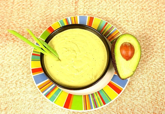 Нежный холодный суп из авокадо, который вас удивит