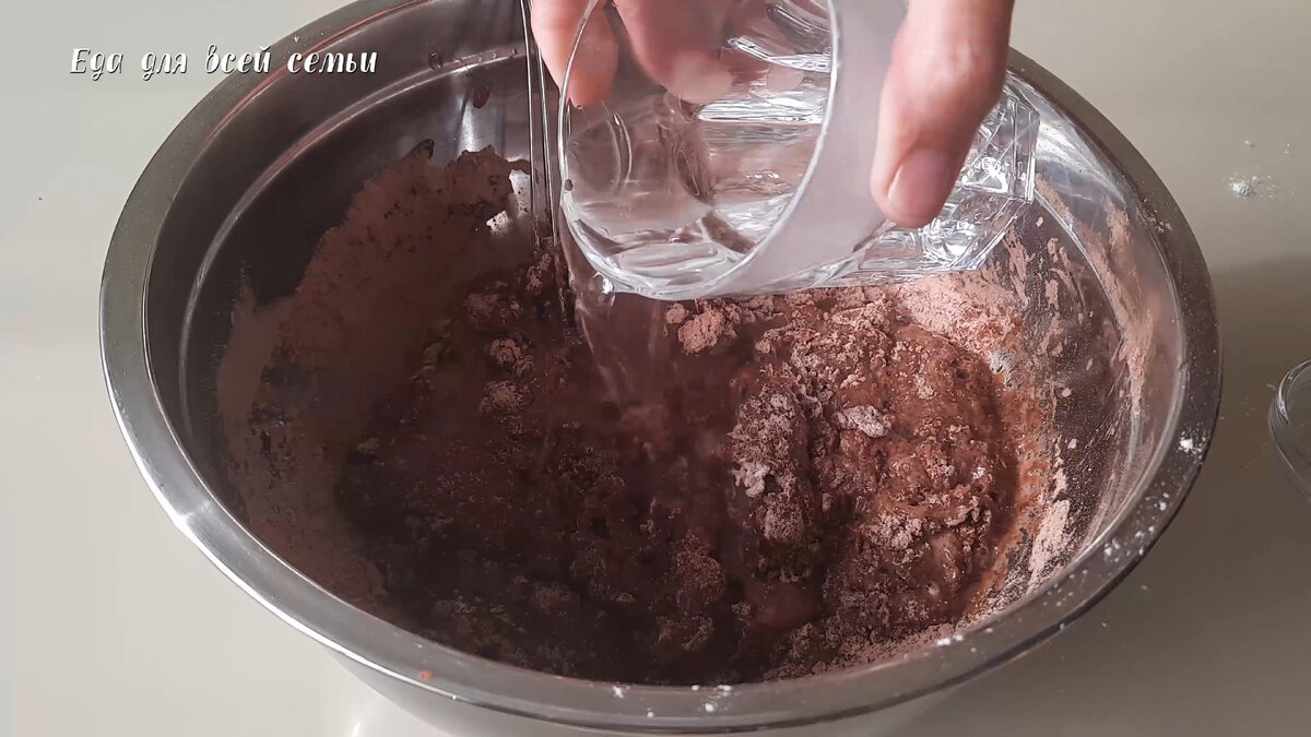 Простой летний торт без духовки, который покорит каждого