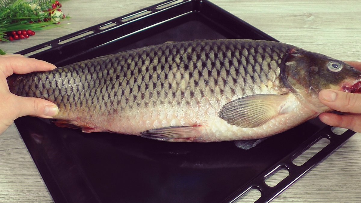 Быстрый способ чистки рыбы: всего 2 минуты и никаких усилий