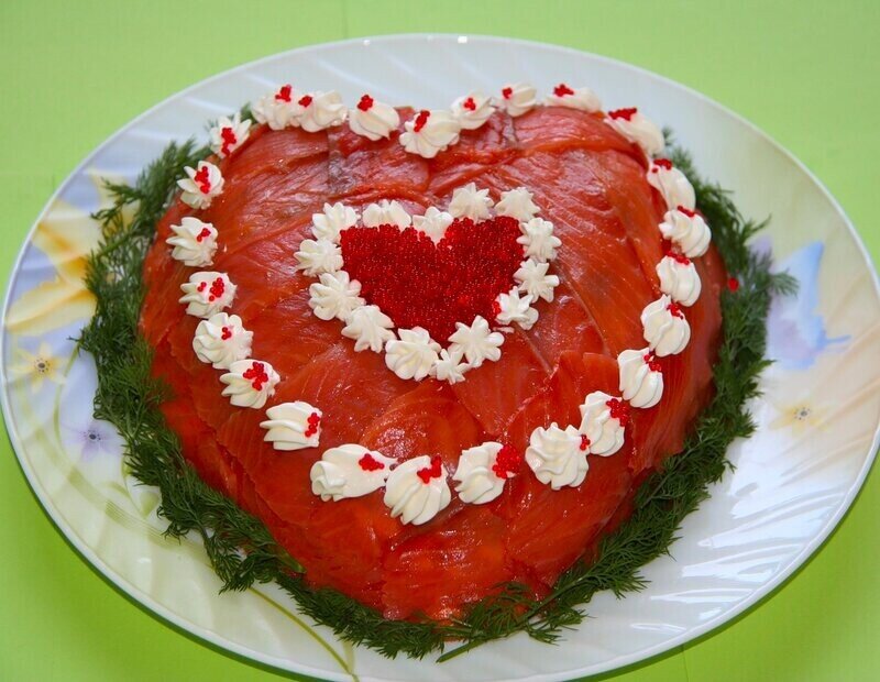 Необычные салаты в форме сердца для романтического вечера