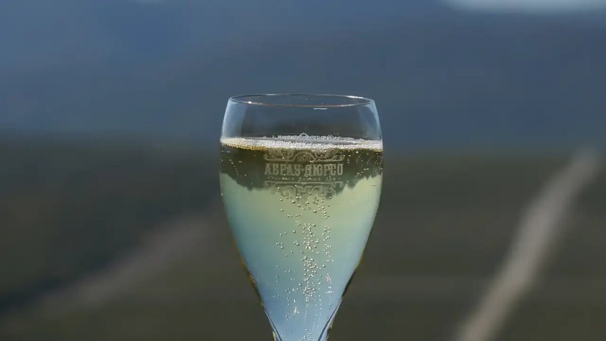 Сияние игристого: Brut d’Or Riesling в центре внимания