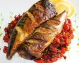 Нежная скумбрия с овощами: легкий рецепт для домашних ужинов