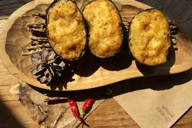 Как приготовить картофель на мангале с аджикой: оригинальный рецепт