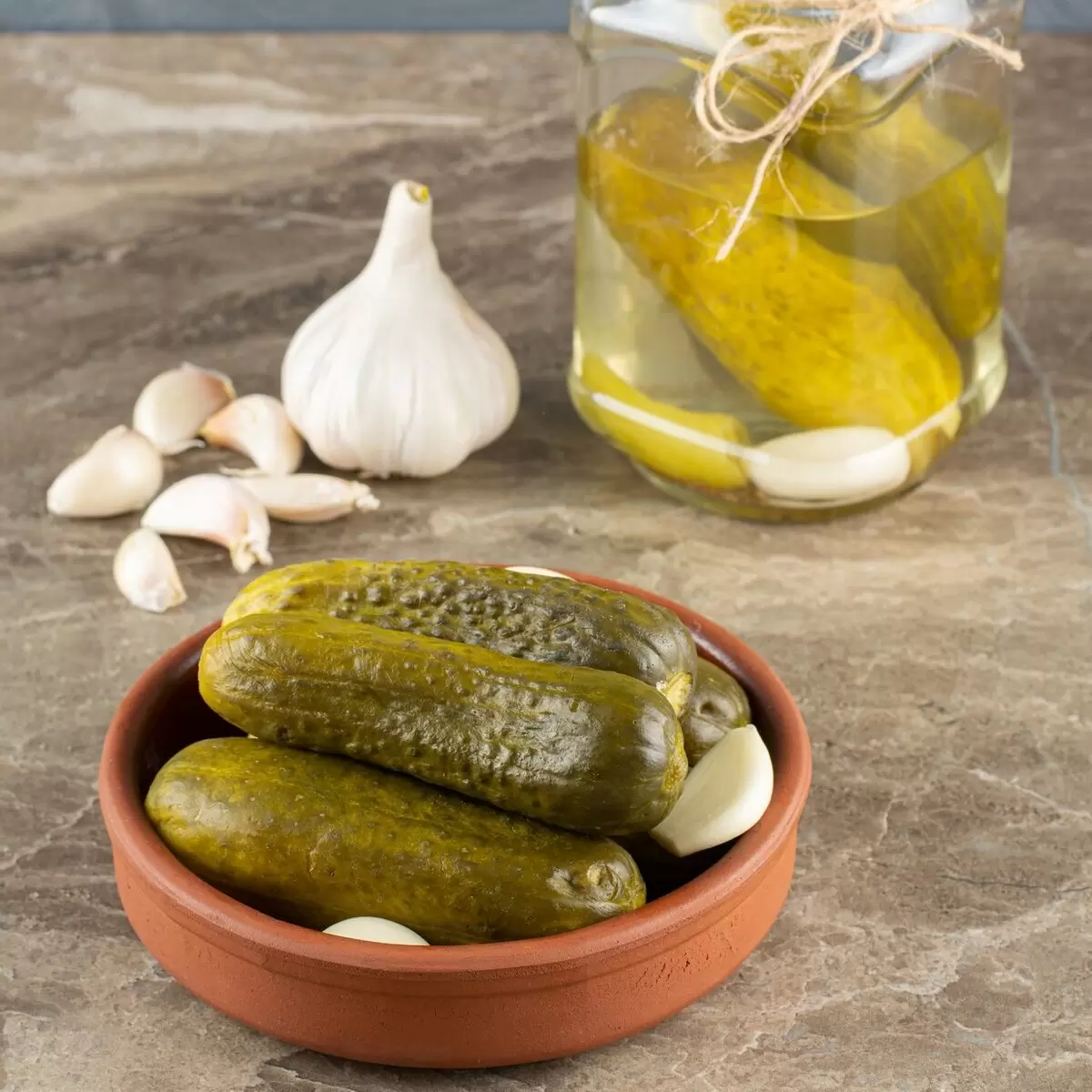 Как спасти слишком кислые маринованные огурцы: простой метод с сахаром