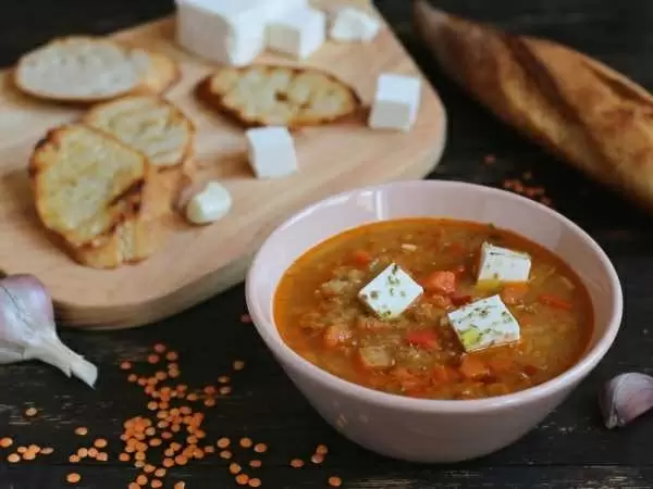 Греческий суп факес: полезное и простое блюдо для всей семьи