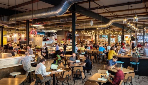 Новые гастрономические тренды: почему молодёжь предпочитает фудкорты ресторанам