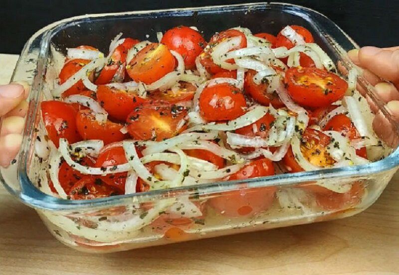 Как сделать потрясающую закуску из простых помидоров