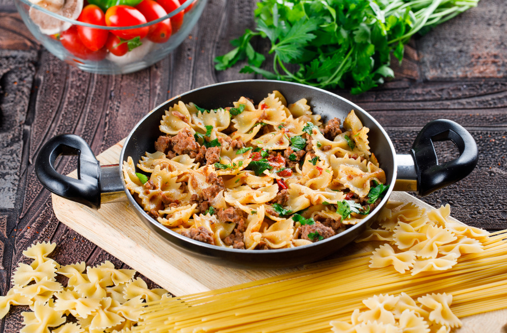 Макароны по-флотски: от корабельной кухни до домашнего уюта