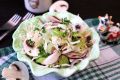 Легкий и сытный салат с шампиньонами